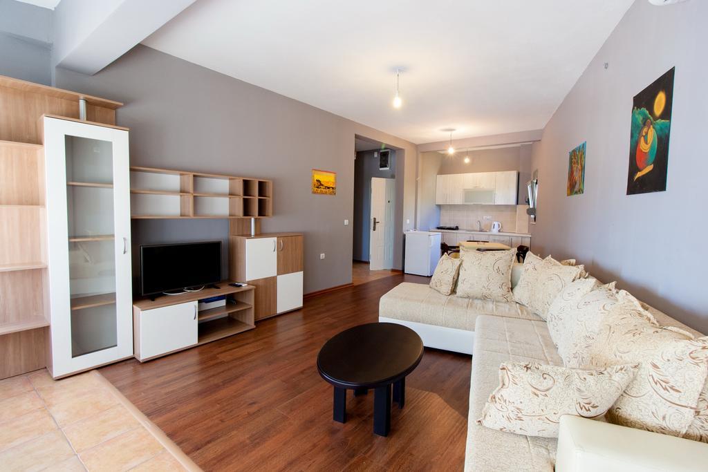 Art I Apartments Ulcinj Exterior photo